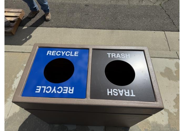 519 - Small Dual Trash Unit