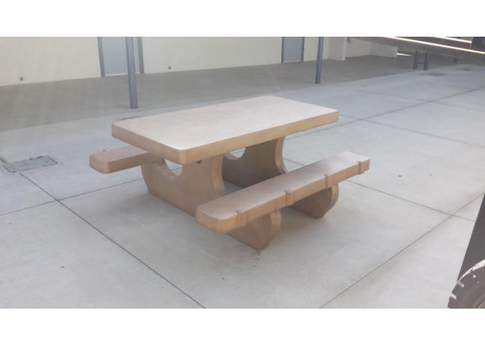 6' Picnic Tables w/Round Legs