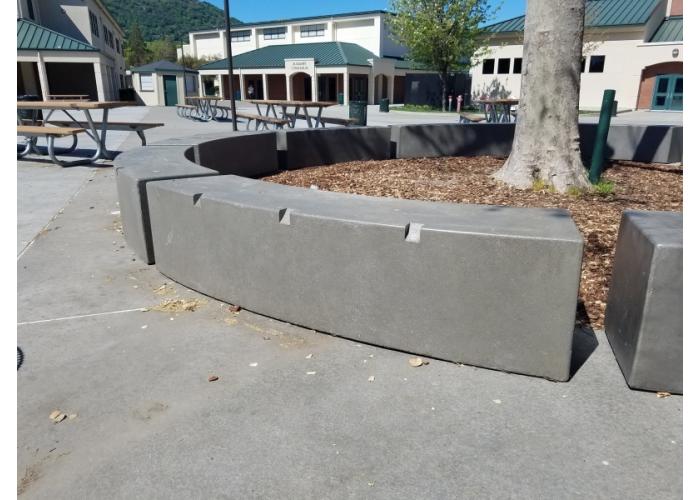 Radius Seatwall, Square
